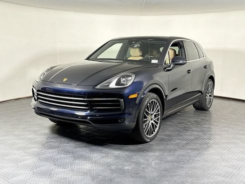 Certified 2023 Porsche Cayenne AWD/4WD image 1
