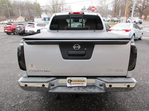 Used 2014 Nissan Frontier SV w/ SV Value Truck Package AWD/4WD image 7