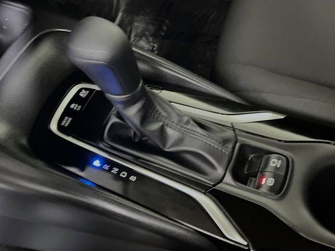 Used 2022 Toyota Corolla LE image 24