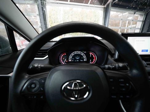 Used 2023 Toyota RAV4 XLE image 15
