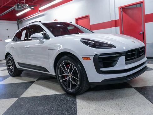 Used 2023 Porsche Macan S image 2