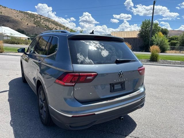 Used 2023 Volkswagen Tiguan SE w/ Panoramic Sunroof Package FWD image 6