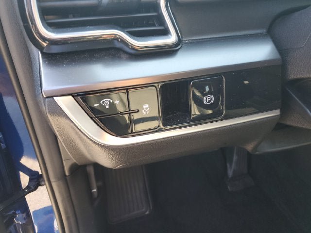 Used 2025 Kia Sportage EX FWD image 27