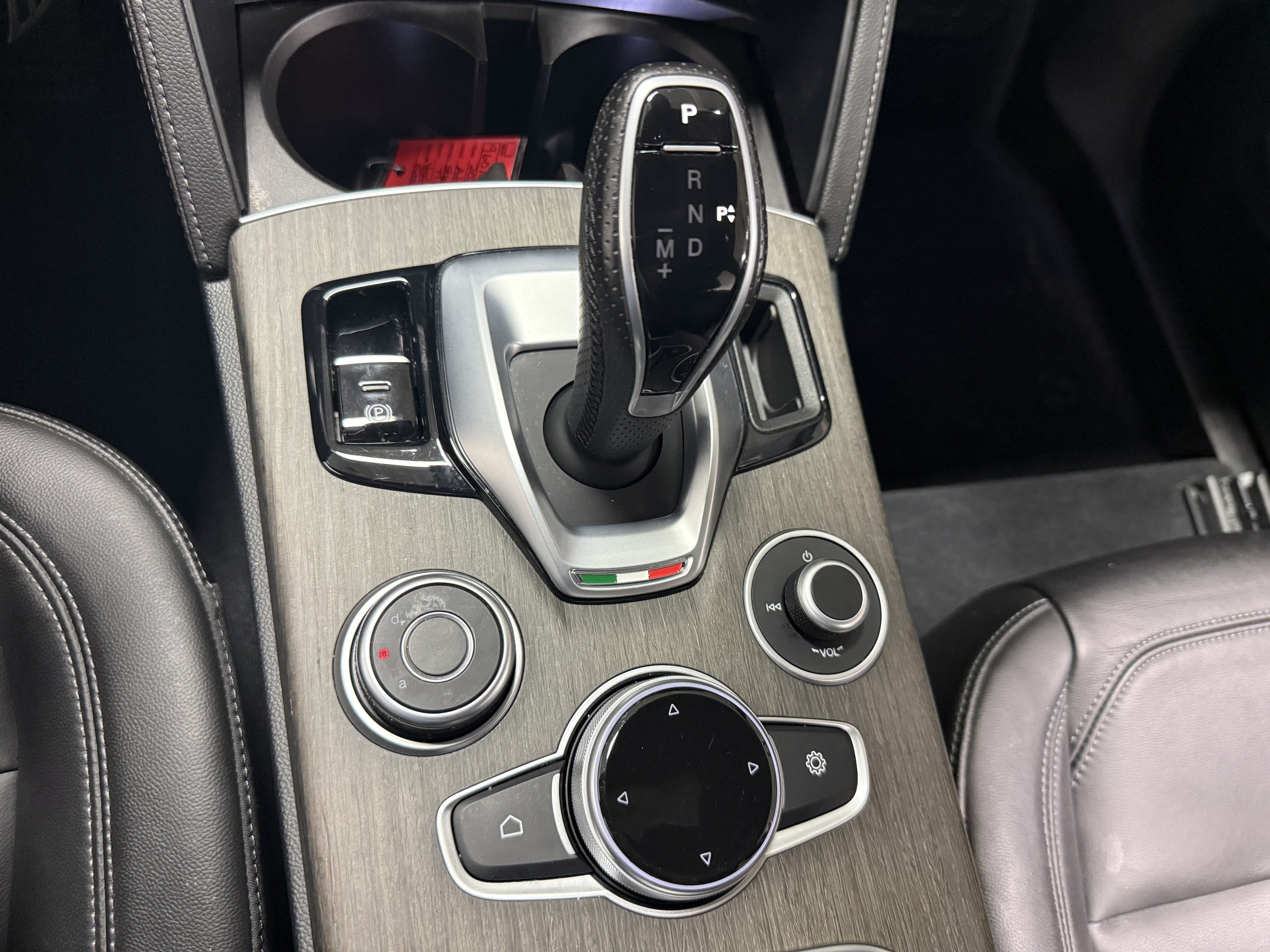 Certified 2023 Alfa Romeo Stelvio Ti AWD/4WD image 19