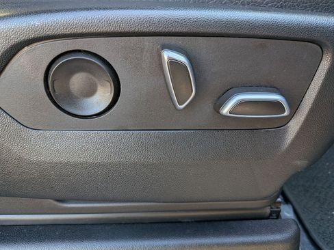 Used 2023 GMC Yukon XL Denali image 41