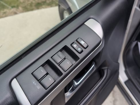 Used 2018 Toyota 4Runner SR5 image 15