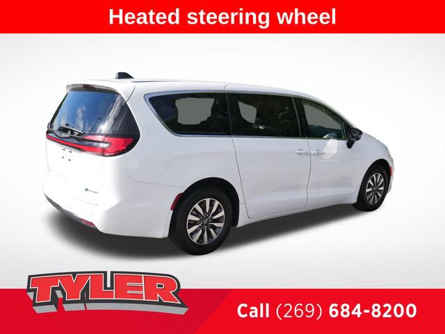 Used 2024 Chrysler Pacifica Limited FWD image 8