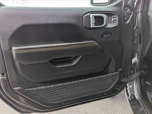 Used 2025 Jeep Wrangler Unlimited Sahara AWD/4WD image 13