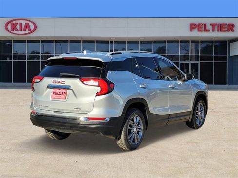 Used 2022 GMC Terrain SLT image 4