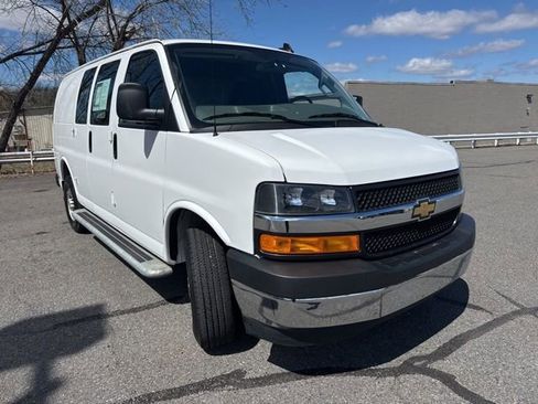 Used 2024 Chevrolet Express 2500 w/ Driver Convenience Package image 3