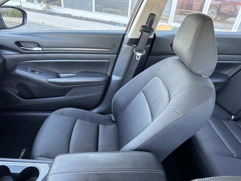 Used 2024 Nissan Altima 2.5 SV image 14