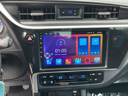 Used 2018 Toyota Corolla LE image 26