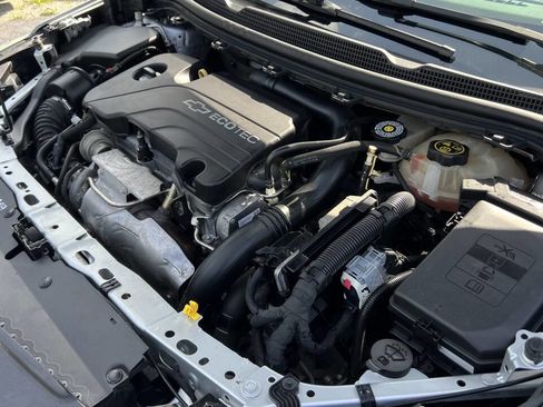 Used 2017 Chevrolet Cruze LT image 36