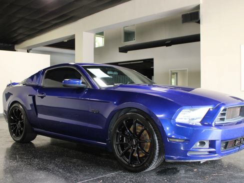 Used 2014 Ford Mustang GT RWD image 1