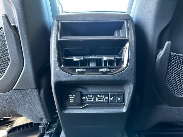 Used 2023 Jeep Grand Cherokee Limited AWD/4WD image 23
