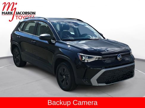 Used 2025 Volkswagen Taos S image 4