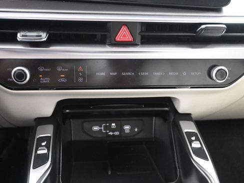 New 2025 Kia Sorento EX image 25