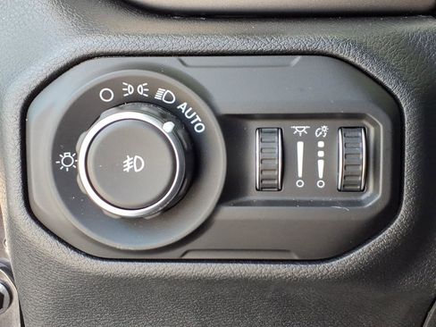 Used 2021 Jeep Wrangler Sport AWD/4WD image 23