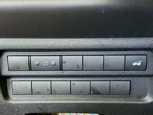 Used 2024 Mitsubishi Outlander SE image 11