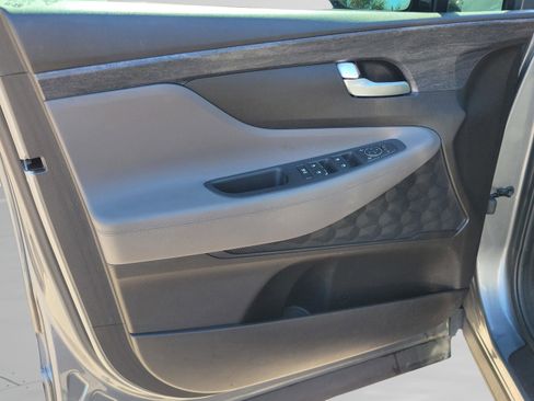 Used 2019 Hyundai Santa Fe SE image 18