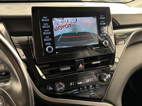 Used 2022 Toyota Camry SE image 17