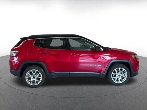 Used 2025 Jeep Compass Limited image 16