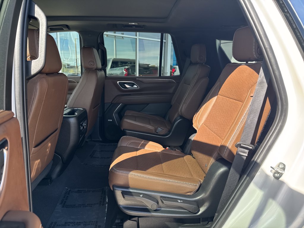 Used 2022 Chevrolet Tahoe High Country AWD/4WD image 9