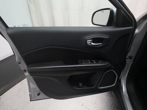 Used 2019 Jeep Compass Latitude w/ Popular Equipment Group AWD/4WD image 27