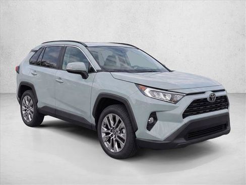 Used 2019 Toyota RAV4 XLE Premium FWD image 3