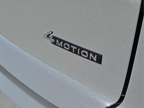 Used 2023 Volkswagen Atlas Cross Sport SEL Premium R-Line image 8