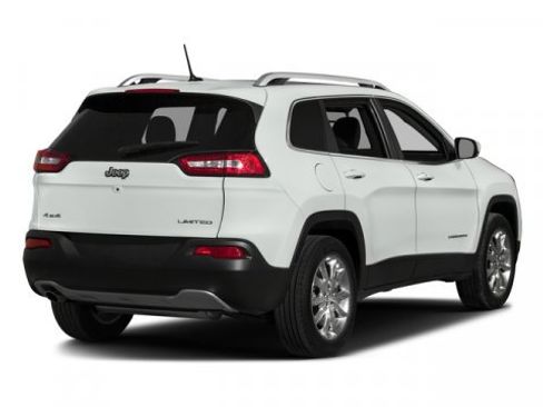 Used 2017 Jeep Cherokee Limited image 3
