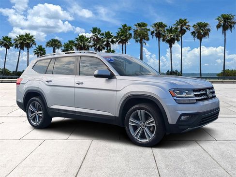 Used 2019 Volkswagen Atlas SE w/ Towing Package image 2