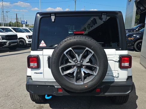 Used 2024 Jeep Wrangler Sport S image 5