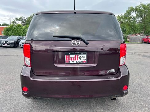 Used 2012 Scion xB FWD image 7