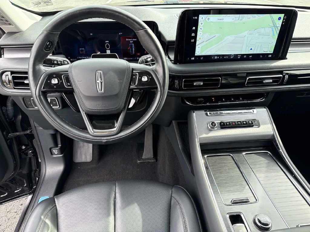 Used 2025 Lincoln Aviator AWD image 30