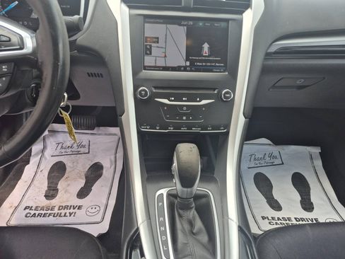 Used 2013 Ford Fusion SE FWD image 14