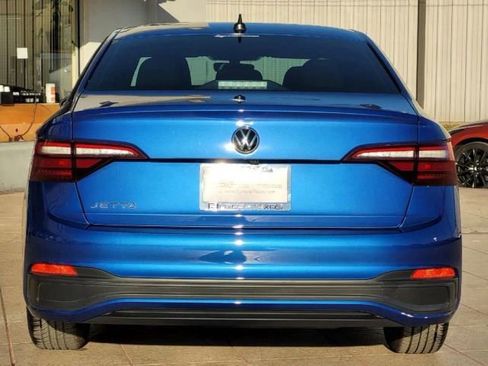 Used 2023 Volkswagen Jetta Sport image 6