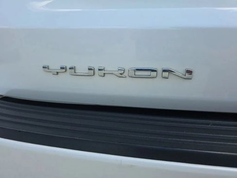Used 2023 GMC Yukon Denali Ultimate AWD/4WD image 10