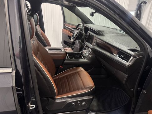 Used 2023 GMC Yukon Denali Ultimate AWD/4WD image 25