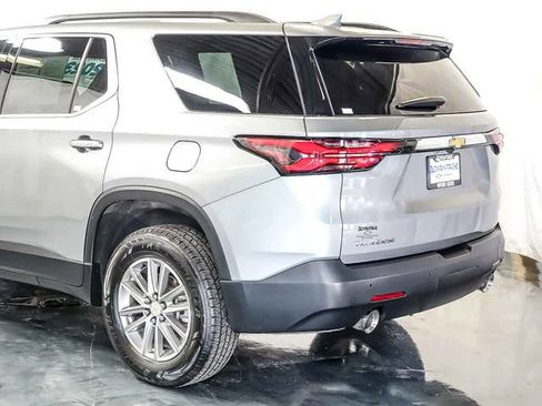 Certified 2023 Chevrolet Traverse LT FWD image 10