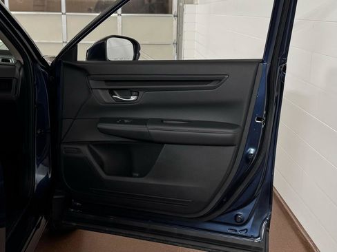Used 2025 Honda CR-V LX image 30