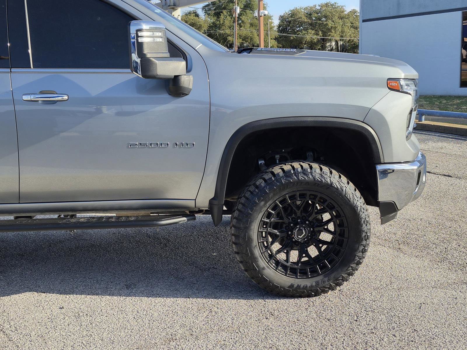 Used 2024 Chevrolet Silverado 2500 LTZ AWD/4WD image 7