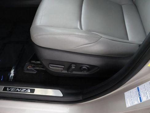 Used 2022 Toyota Venza XLE AWD/4WD image 30