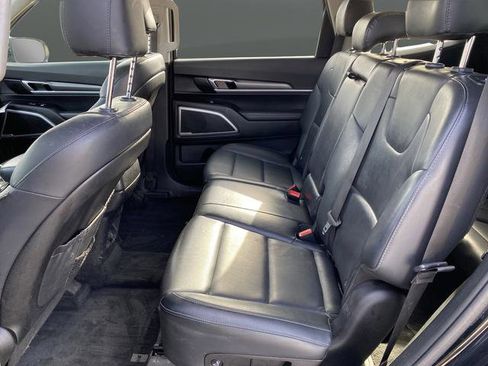 Used 2020 Kia Telluride LX image 32