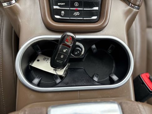 Used 2014 Porsche Cayenne GTS AWD/4WD image 28
