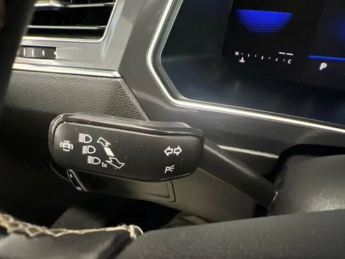 Used 2023 Volkswagen Tiguan SE R-Line FWD image 21