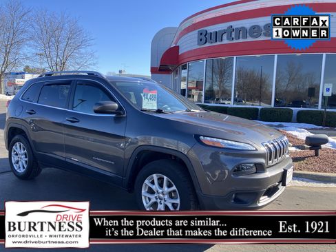 Used 2017 Jeep Cherokee Latitude w/ Cold Weather Group image 1