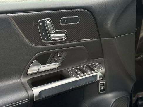 Certified 2021 Mercedes-Benz GLB 250 4MATIC image 11