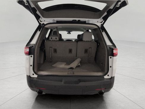 Used 2019 Chevrolet Traverse LT FWD image 16
