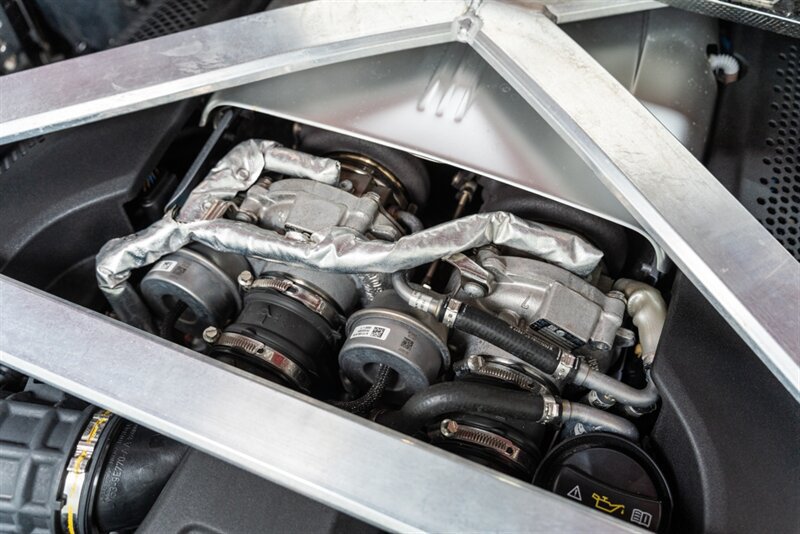 Used 2020 Aston Martin V8 Vantage Coupe RWD image 69